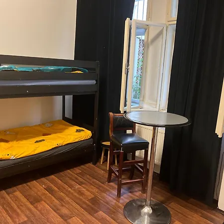 Hostel Moon Prague