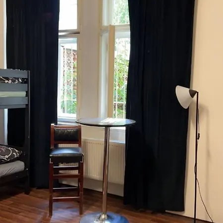 Moon Vandrerhjem Prag